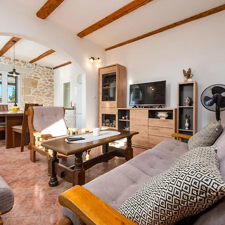 Zdravko Zadarvillas * Prkos