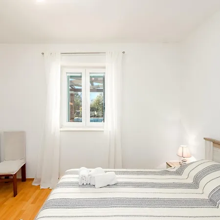 Zdravko Zadarvillas * Prkos