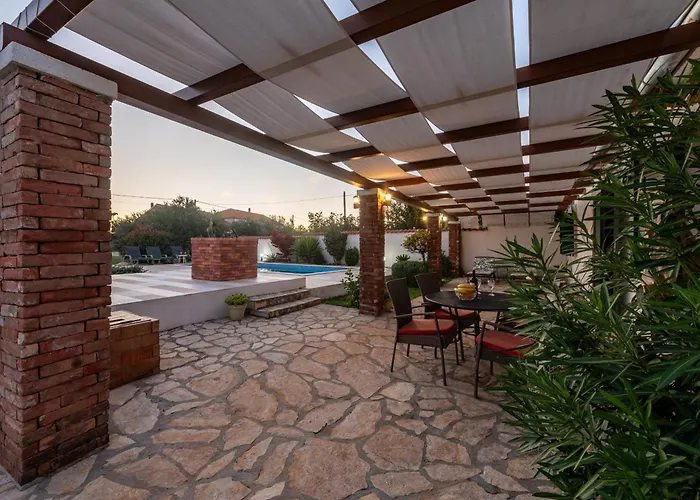 Zdravko Zadarvillas *