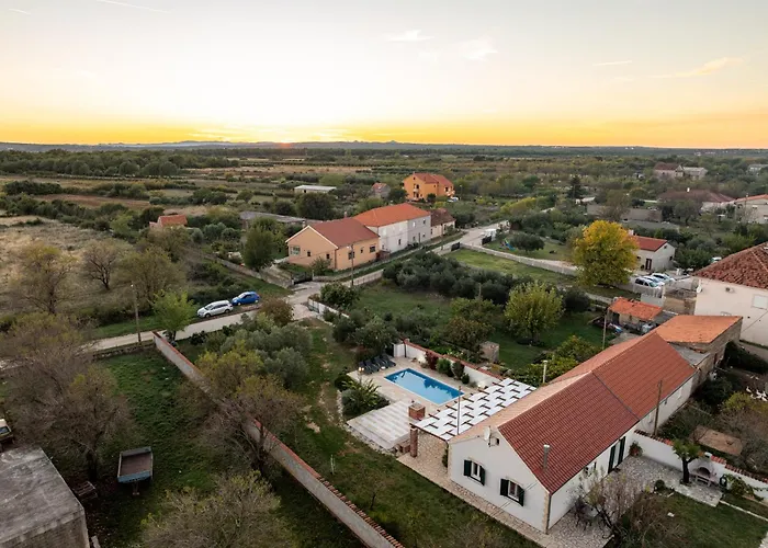 Zdravko Zadarvillas *