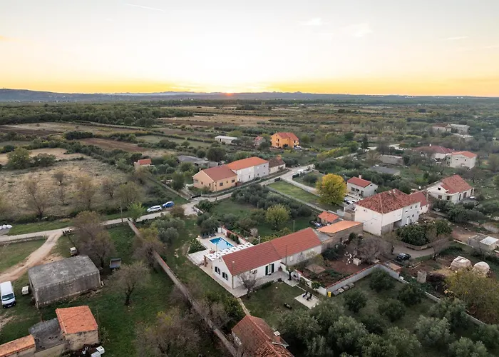 Zdravko Zadarvillas *